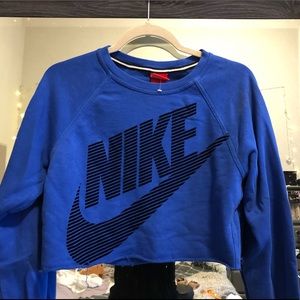 Nike cropped long sleeve.